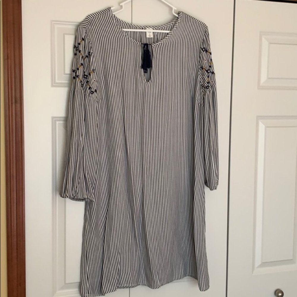 OLD NAVY BLUE AND WHITE STRIPED DRESS LARGE NWOT
